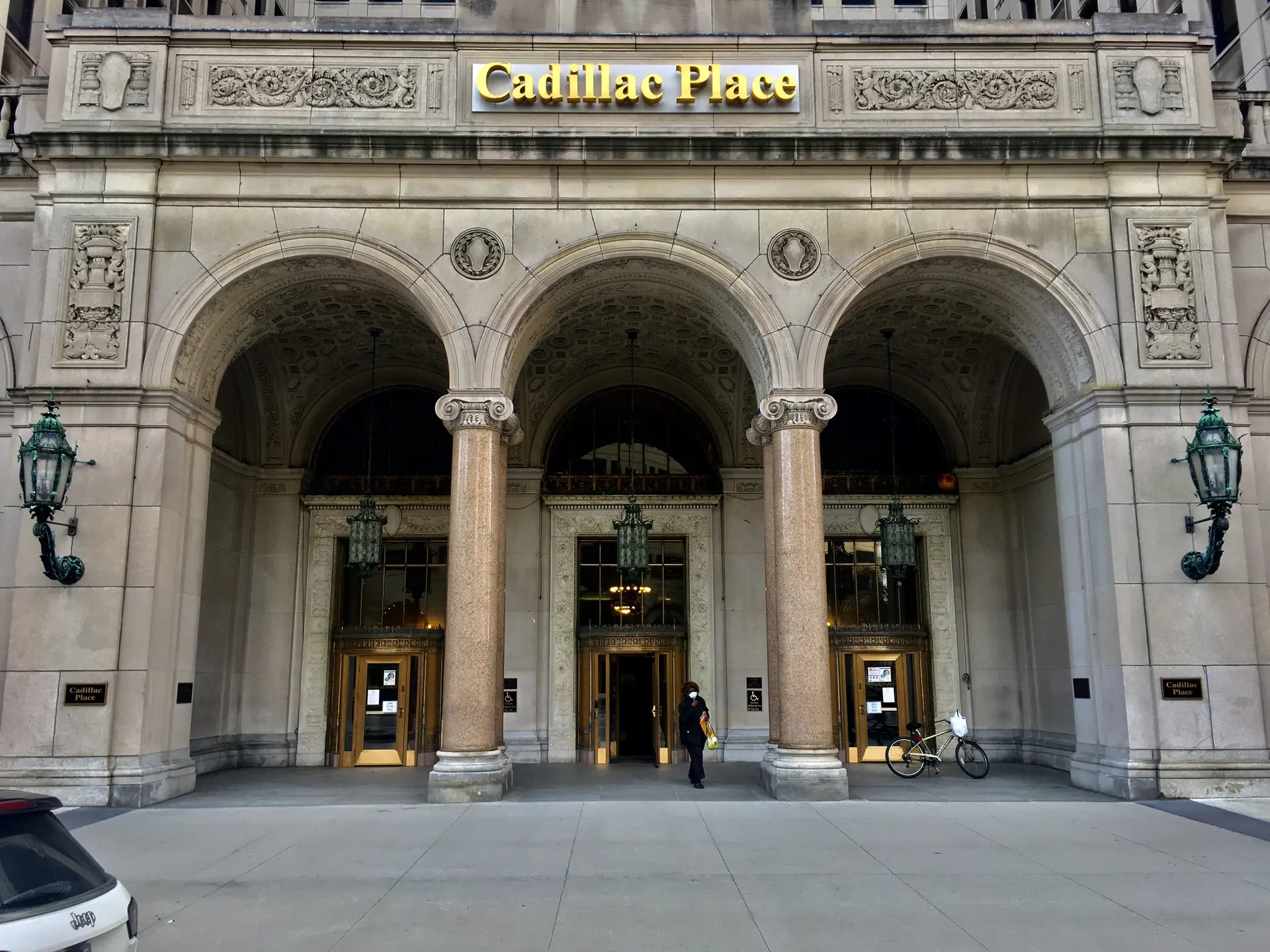 Cadillac Place, Detroit (Grand Boulevard entrance)   20201215   02