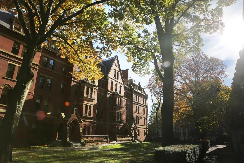 School building with reliable campus network