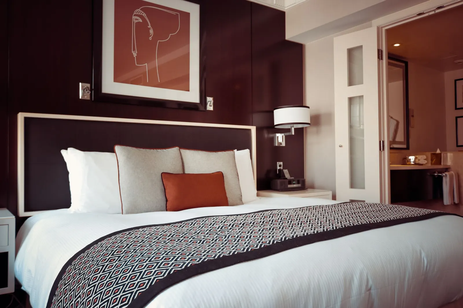 Hotel suite with reliable in-room Wi-Fi