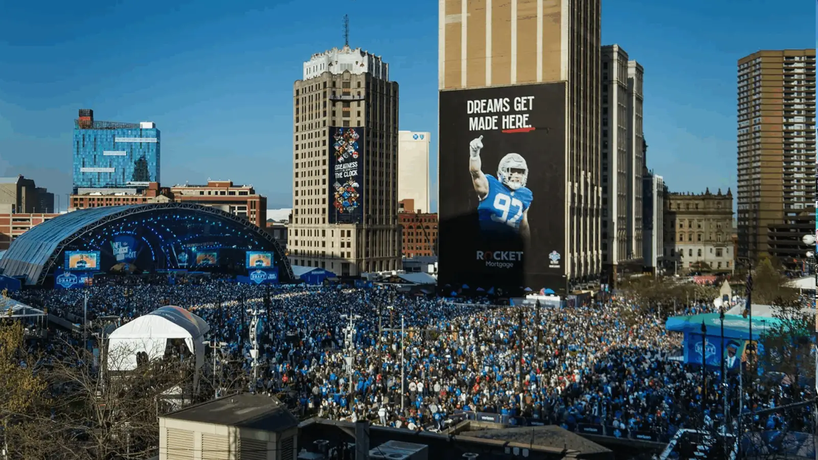 Large crowd at a Detroit event connected to temporary Wi-Fi
